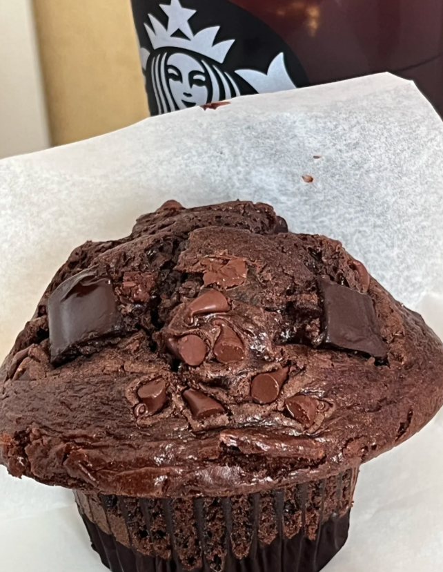 MillyleeX's tweet image. I love this combination recently. I've been eating it all morning.
Friends who like iced American coffee can pair it with this chocolate muffin.
[Big mushroom-shaped fragrant chocolate muffin]