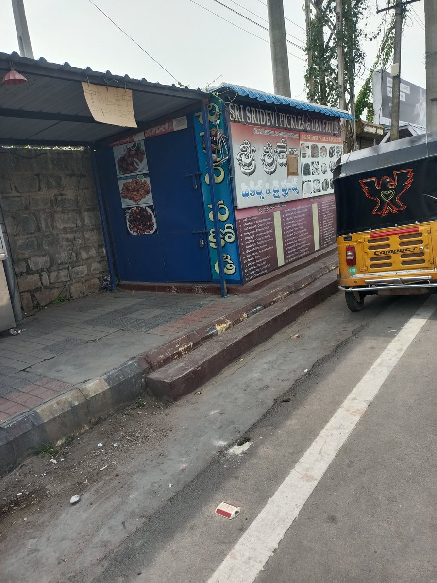 Reddy2422's tweet photo. https://t.co/QB9WiXQOyR

@Comm_HYDRAA @GHMCOnline @sravanvurapalli @DC_Kapra @DcpGhmc see the pictures they are renting out the sheds on the footpath . 
Who is taking the rent?????
Who all are involved???
 is this the reason no action has been taken from 4 years ??
Open D link https://t.co/47NELUBRWk