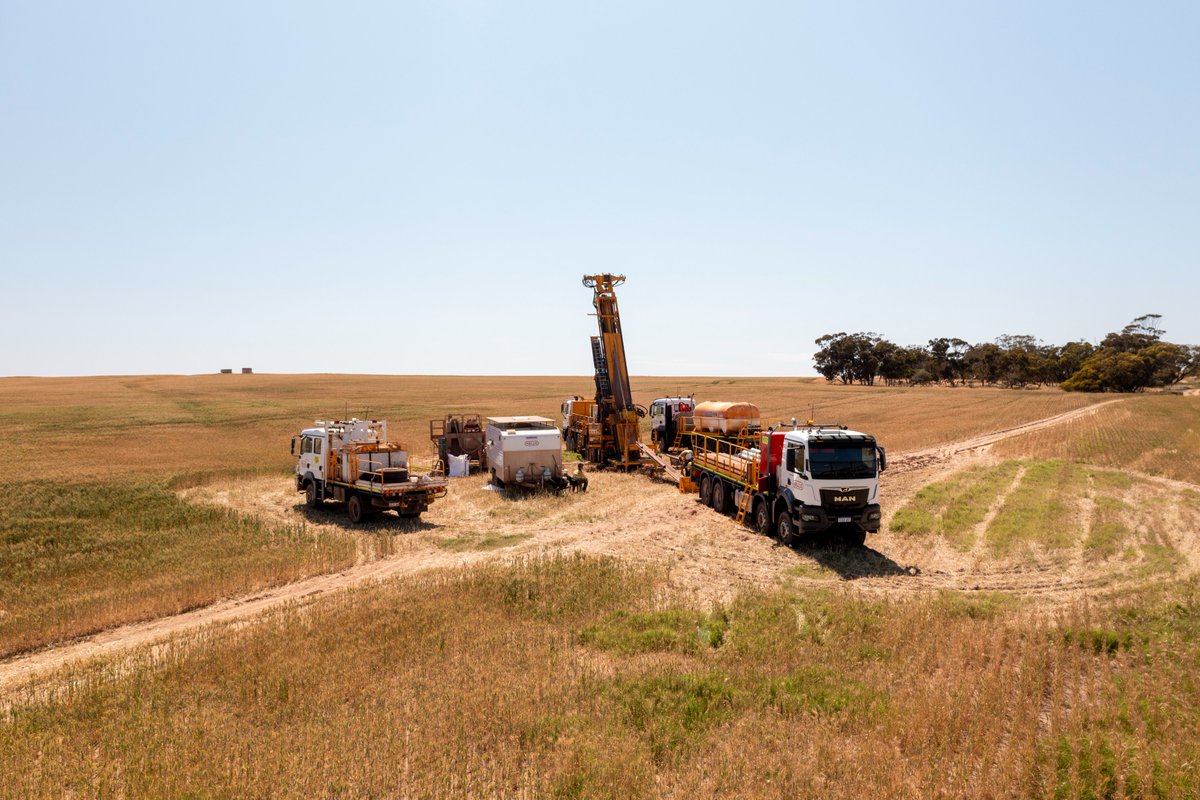 Empiremetalsltd's tweet image. Pictures from the recently completed DC drilling programme at Pitfield that identified new extensive, thick zones of strongly weathered &quot;saprolite&quot; cap.

Samples will be used to inform plans for further DC and RC drilling aimed at defining a maiden MRE in 2025. #EEE #TiO2…