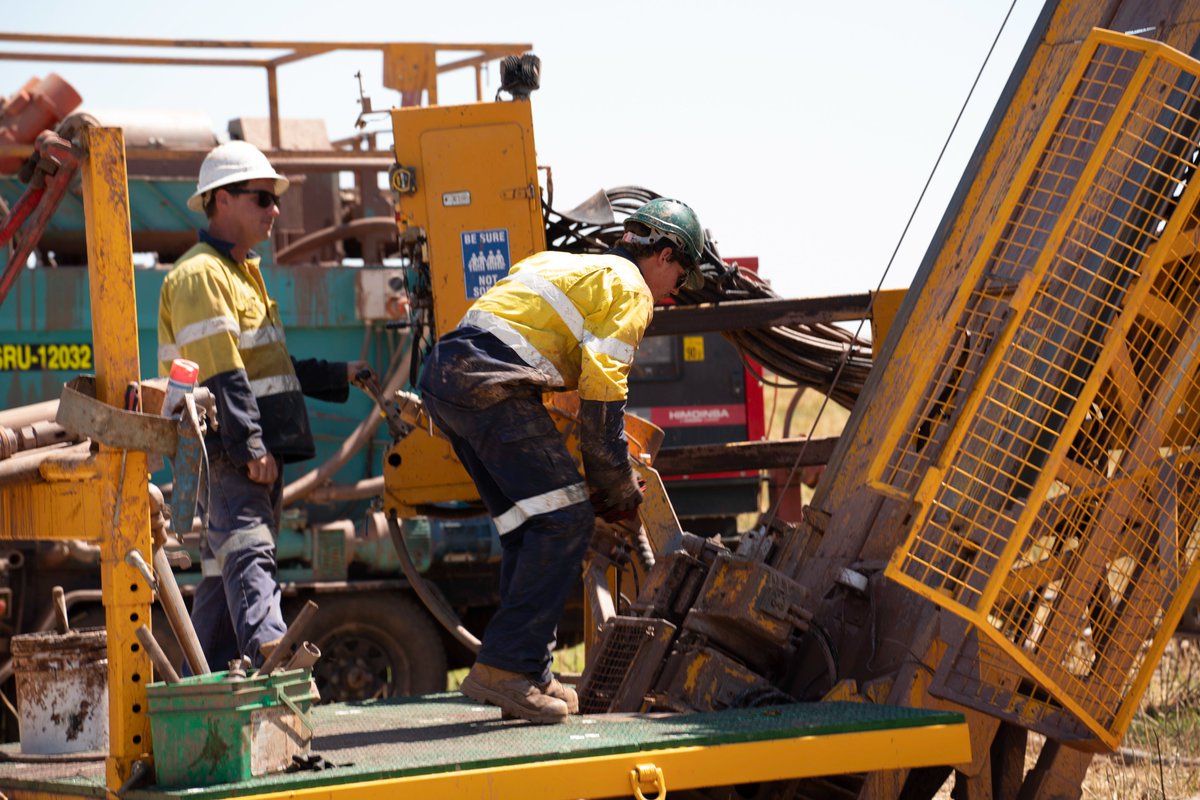 Empiremetalsltd's tweet image. Pictures from the recently completed DC drilling programme at Pitfield that identified new extensive, thick zones of strongly weathered &quot;saprolite&quot; cap.

Samples will be used to inform plans for further DC and RC drilling aimed at defining a maiden MRE in 2025. #EEE #TiO2…