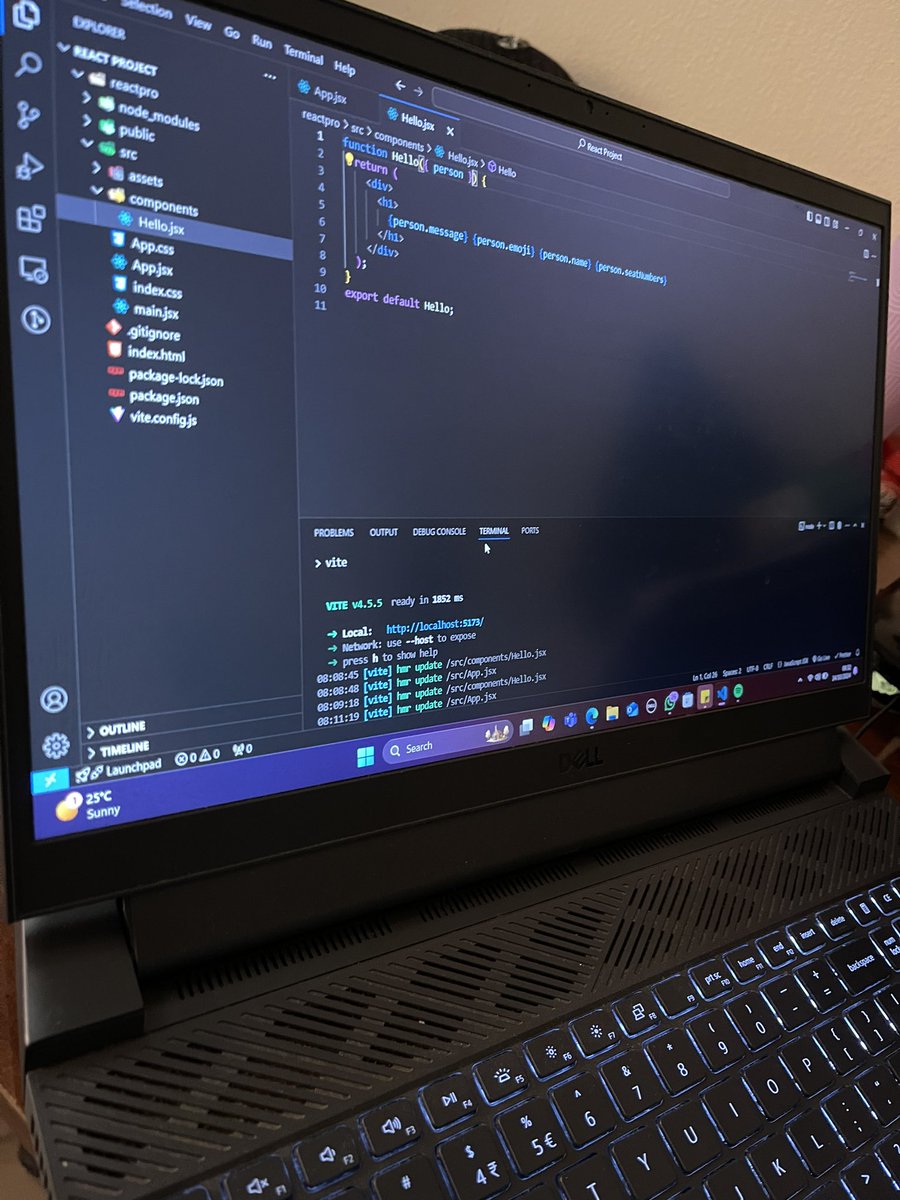 _Innox_'s tweet image. That time of the day💫.
-Rapping up a product design for a  company.
-kickstarted my react course to continue upskilling, hopefully it turns out great.😊 

“I’m available for design gigs &amp;amp; I give you my words to receive designs worth your money”🙂.