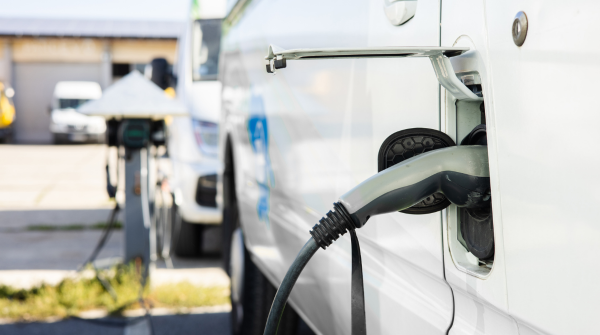 chercheursdair_'s tweet photo. 🚚⚡️D'ici 2030, les capitales européennes, dont Bruxelles, pourront mettre en place des zones zéro émission pour les flottes de camionnettes de plus de 20 véhicules. Une excellente nouvelle pour la qualité de l'air ! 🫁 Plus d'infos ci-dessous 👇 https://t.co/CGml7dd72e