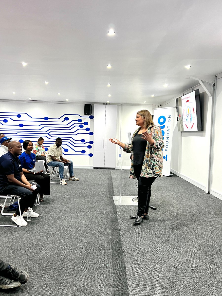 SiluloUluthoF's tweet image. Kicking off Bootcamp 8 with our first speaker, Lee-Anne Pereira! 🚀 

#SiluloFoundation #Bootcamp8 #AEDF #EmpowerDunoon #TownshipEntrepreneurship #BusinessOperations