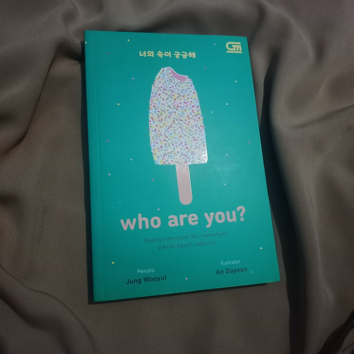 darkstspring's tweet photo. Current reading 📖

📕 Who Are You? 
✒ Jung Wooyul
🖌 An Dayeon
   »Alih bahasa: Devi Muthiah &amp; Juliana Tan
🏷 @bukugpu 
📄228 halaman

#libraRen https://t.co/Qif3p2gc8I