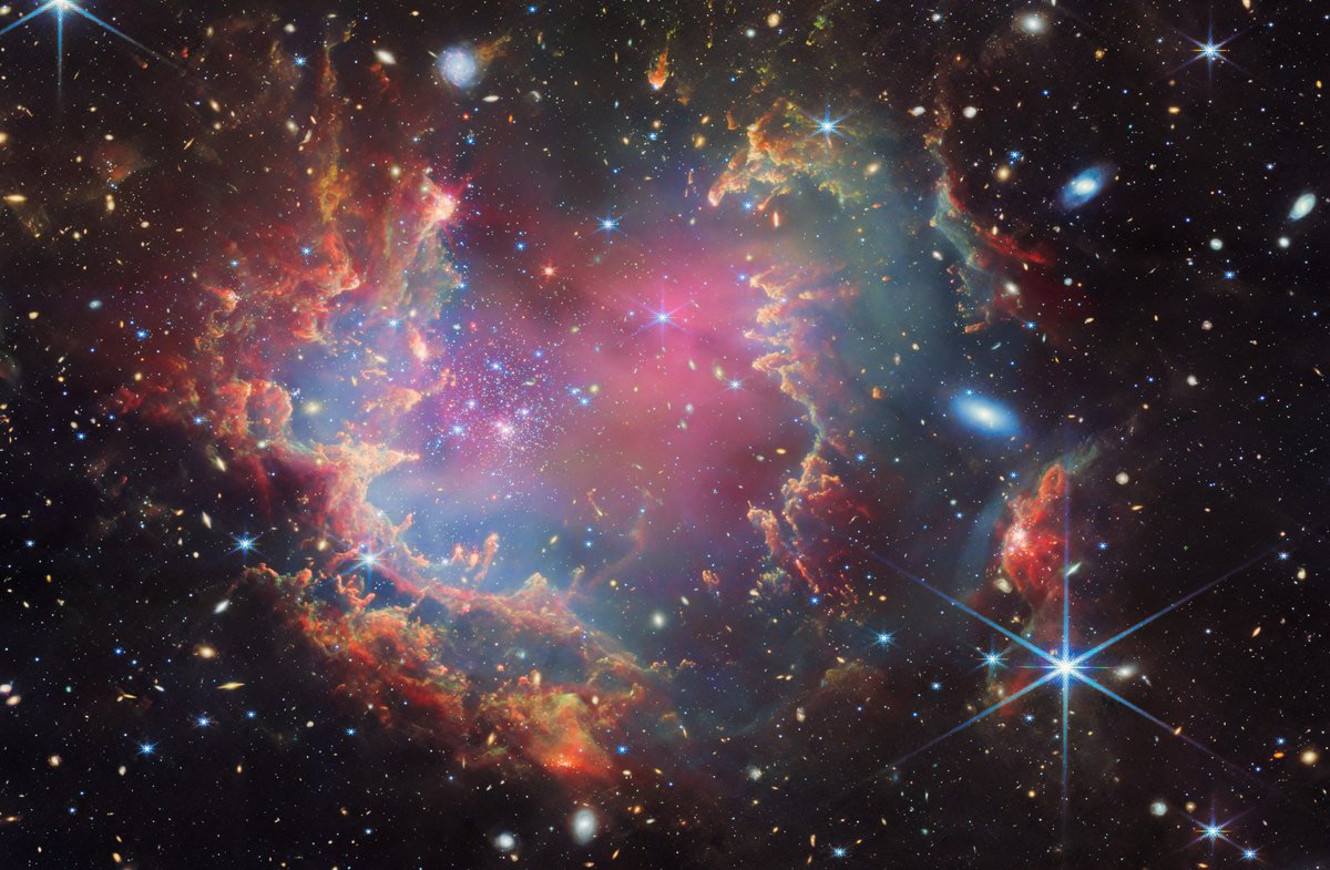 Stunning new image and amazing new science from #JWST which has discovered candidates for the first young brown dwarfs outside our galaxy! 🟫🌌

Find out more 👉 ukatc.stfc.ac.uk/Pages/JWST-dis…