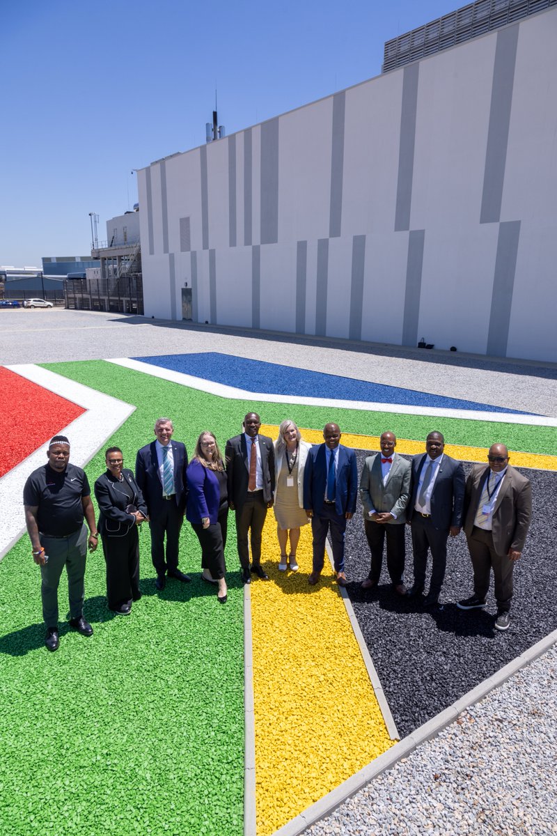 Equinix's first #DataCenter in #SouthAfrica is officially open! 🎉🙌

Located in Johannesburg, JN1 is designed to support and enhance growing digital infrastructure and connectivity in the region.

Learn more about it in the press release: eqix.it/40iFEb4