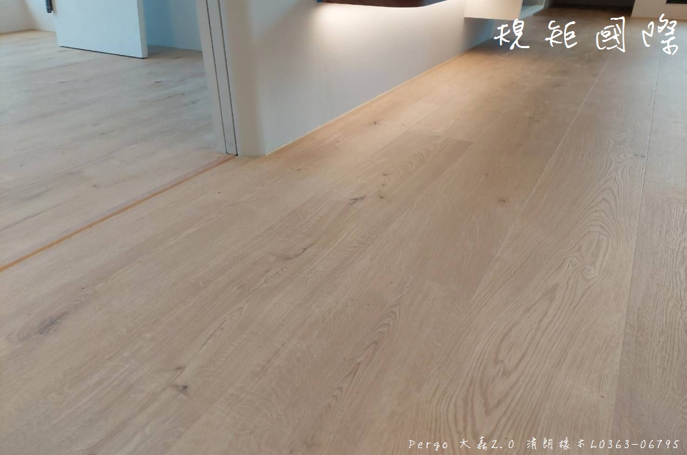 RnJ_carpet's tweet image. PERGO 大森2.0系列 清朗橡木L0363-06795
pergo木地板讓您生活更輕鬆
來規矩官網看看，挑選您喜愛的地板
📷 rj-carpet.com
📷歡迎蒞臨來店(電)洽詢唷
📷地址：台北市南京東路五段163之12號1樓
📷電話專線：02-2762-6386
#PERGO
#超耐磨木地板
#防水地板
#木地板
#地板