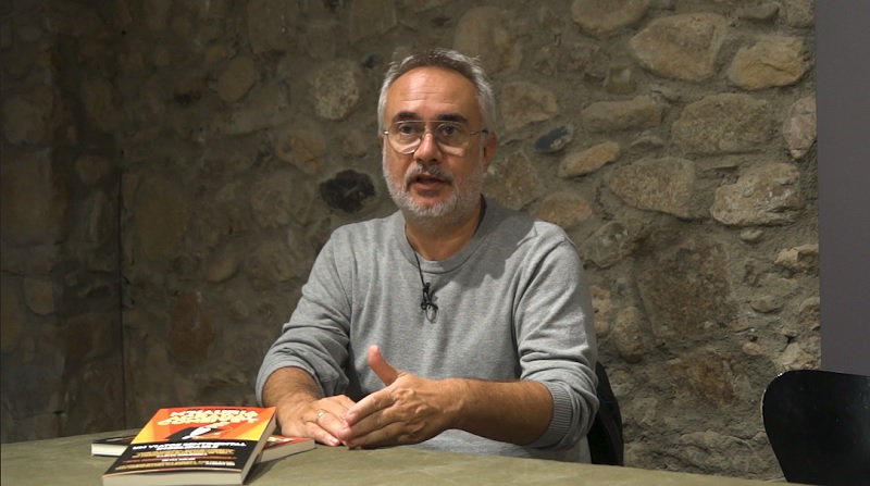 laselvatv's tweet photo. L’entrevista: Fel Faixedas
Fel Faixedas és conegut com a actor, ell interpreta, moments de la vida des de la versant humorística, però aquest cop ens sorprèn amb l'escriptura d'un llibre.
LA SELVA TV: https://t.co/IyiCy7eNl8
YOUTUBE: https://t.co/Kgo6Q7xWxw
#FelFaixedas https://t.co/OQyY7lohlK