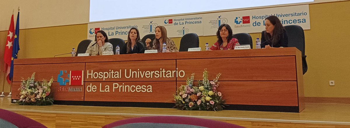 ➡️ Mesa Redonda 1 de la #IIIJornadaHLPR en #HULPR

 🗣️ Moderadora: Dña. Amelia Rodríguez Nogueiras

🗣️ Intervienen: 
🔹Dña. María González González 
🔹Dña. Esther Montalvo Escudero 
🔹Dña. Patricia Ochoa Pérez 
🔹Dña. Blanca Tourné Izquierdo

#IIIJornadaHLPR #ComisionCuidados