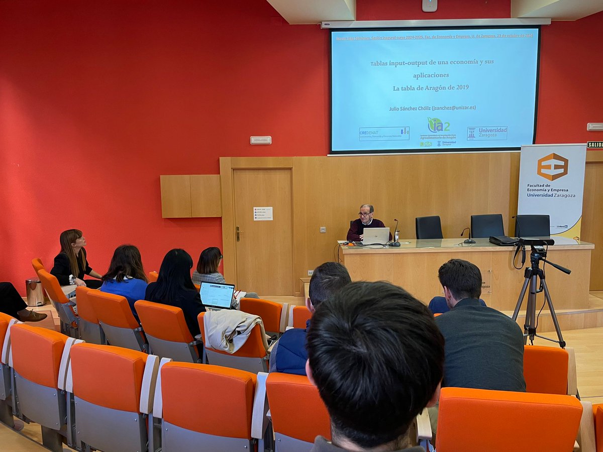 BagBusiness's tweet photo. Yesterday, we had the First Session of the #VIIBBS!

Many thanks to Julio Sánchez Chóliz for presenting their wonderful work and the audience for their attendance and interesting comments.

We hope to see you soon! 👋

Here are some pictures of the Session! 📷 https://t.co/Yiszs9CTCK