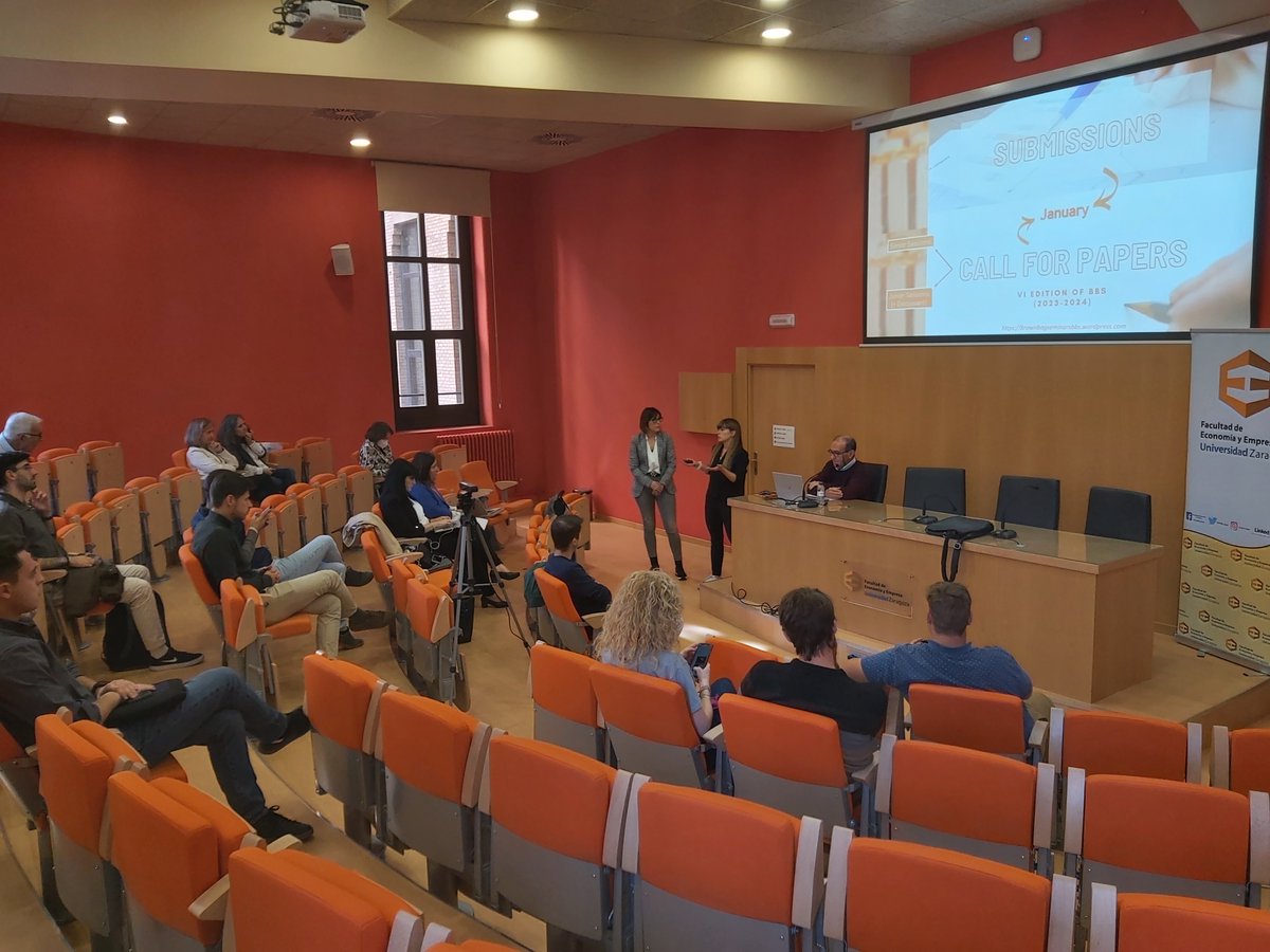 BagBusiness's tweet photo. Yesterday, we had the First Session of the #VIIBBS!

Many thanks to Julio Sánchez Chóliz for presenting their wonderful work and the audience for their attendance and interesting comments.

We hope to see you soon! 👋

Here are some pictures of the Session! 📷 https://t.co/Yiszs9CTCK