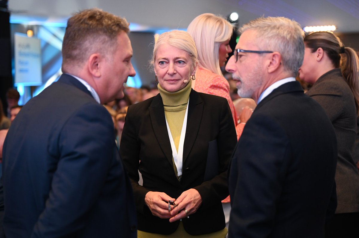 nitragovrs's tweet photo. Министарка @drjelenabegovic отворила трећу међународну конференцију AI_4_LIFE: Biotech Future Forum, која окупља више од 1.000 учесника из преко 15 земаља, са 66 међународних говорника.
#AI4LIFE #BiotechFuture https://t.co/kkVKKI1kVT