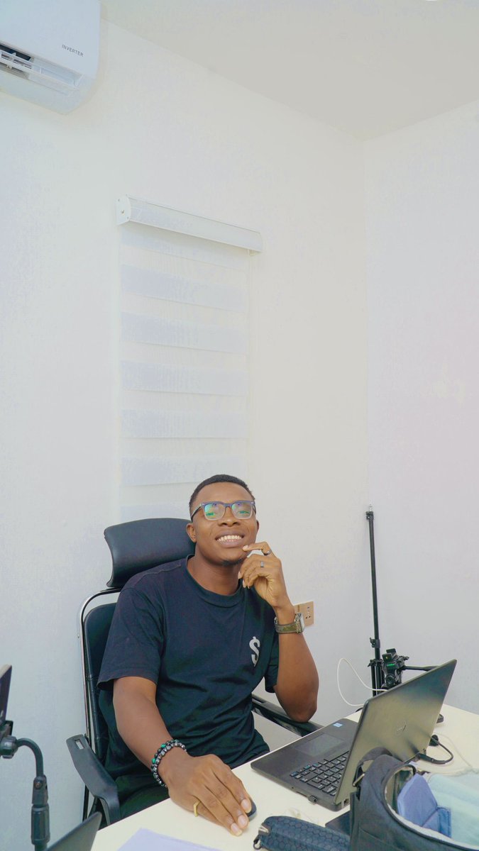 _iambenjoe's tweet photo. Like @isaaczara_ will always say, Another day to be world class
#dearfreelancer
#benjoe
#designer
#yourbrandguy https://t.co/2ZnLVwFhKJ
