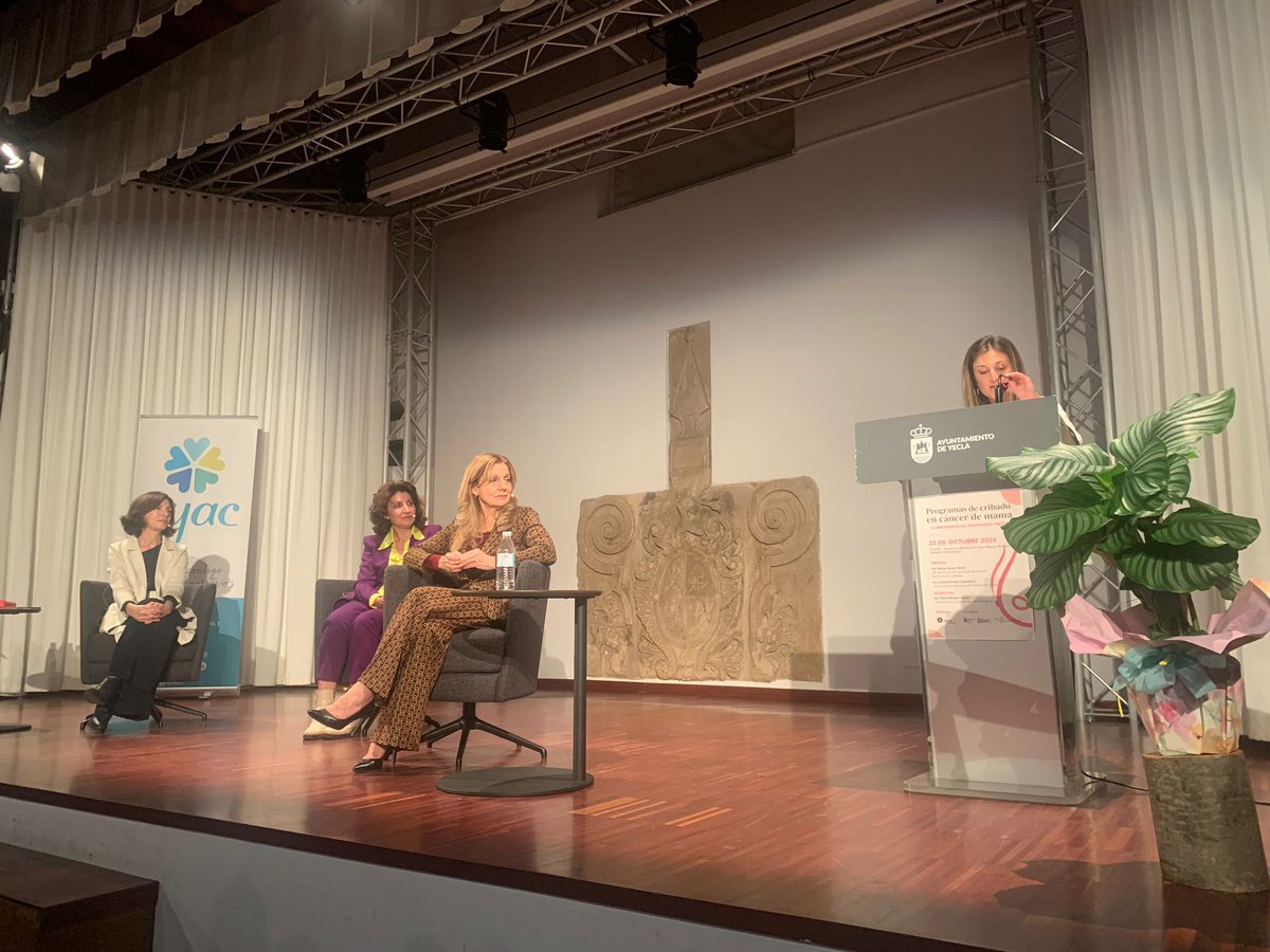 Charla coloquio de ayer en el Auditorio de #Yecla
Prevención y detección de cáncer de mama en <a href="/Area5Altiplano/">Área V Altiplano</a> <a href="/Murciasalud/">Murciasalud</a>  “La importancia del diagnóstico precoz”

Con ponentes de <a href="/HUReinaSofia/">Hospital Universitario Reina Sofía</a>  <a href="/HospitalUnivTO/">Hospital Universitario de Toledo</a>

Organizado por <a href="/AYACYecla/">AYAC</a> <a href="/AytoYecla/">Ayuntamiento de Yecla</a> y <a href="/Area5Altiplano/">Área V Altiplano</a>.