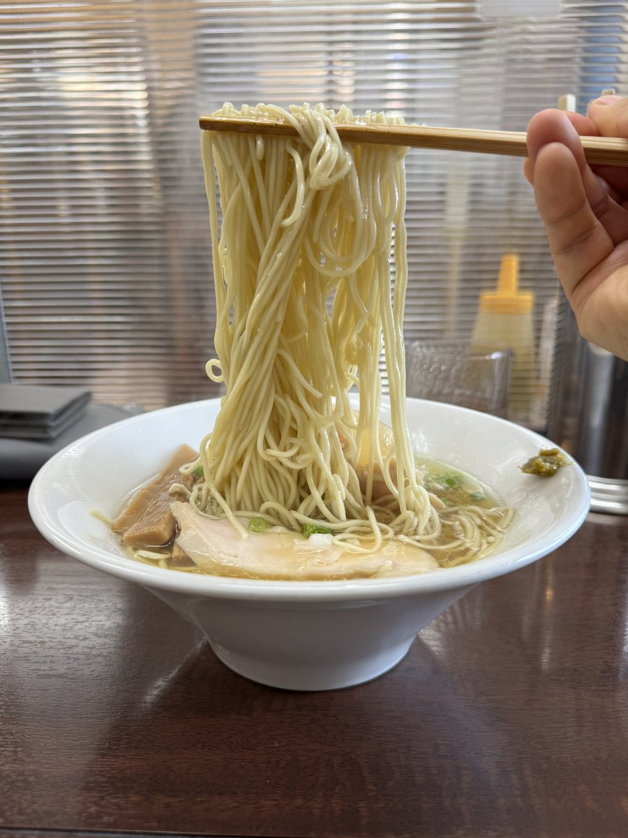 suumenstagram's tweet photo. 麺や睡蓮

鯵塩
タルチャー丼

うます https://t.co/PFyRblWtrX