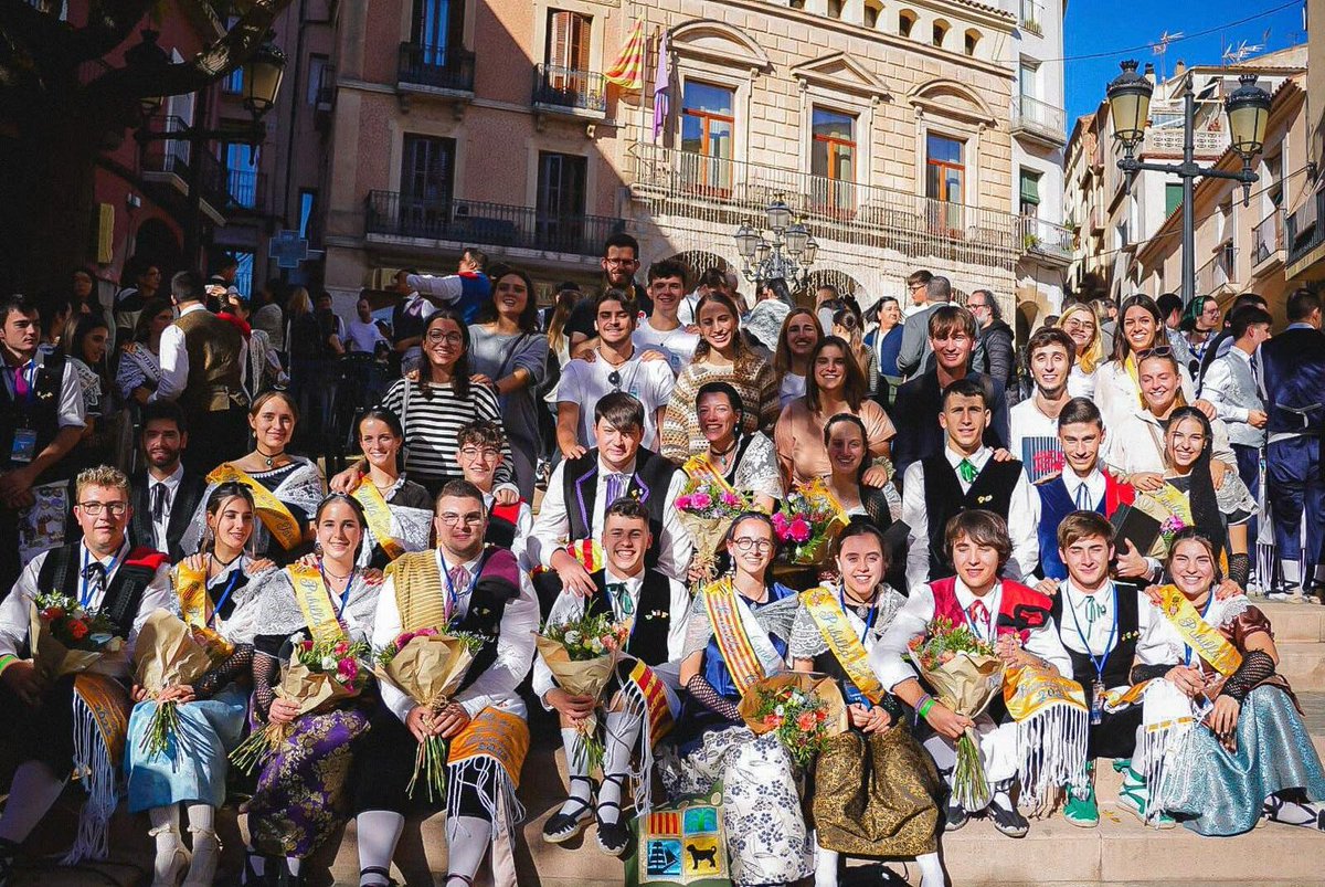 Amb motiu de la celebració del certamen del Pubillatge Nacional a Rosselló aquest dissabte 25 d'octubre, parlem amb els encara Pubilla i Hereu de Catalunya, l'Ona Planet i el Pol Zamora.

radiorossello.cat/programs/entre…