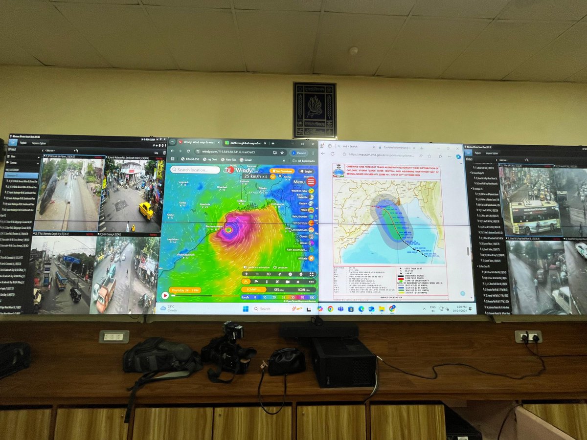 kmc_kolkata's tweet image. KMC Department Officials are posted at the Control Room and are actively monitoring all areas across the city to combat any emergency related to #CycloneDana

#tropicalcyclone #Dana #Cyclone