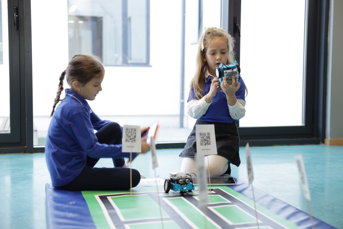 Dokutech's tweet image. Day 2 of DOKUTECH is all about innovation! 🚀 DIY participants are gearing up with cutting-edge projects to showcase the future they’re building. 💡🔧 #DOKUTECH #DIYInnovation #TechCreators"