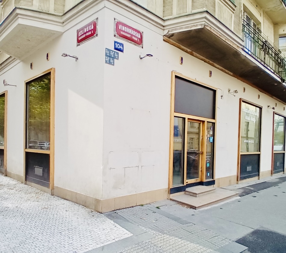 🏠K dlouhodobému pronájmu nabízíme tento prostor, dříve využíván jako restaurace.
Nachází se v 1. nadzemním a 1. podzemním podlaží cihlového domu z roku 1905 na nároží ulic Kolínská a Vinohradská.
❗️Podmínky výběrového řízení naleznete zde: 1url.cz/M1skL