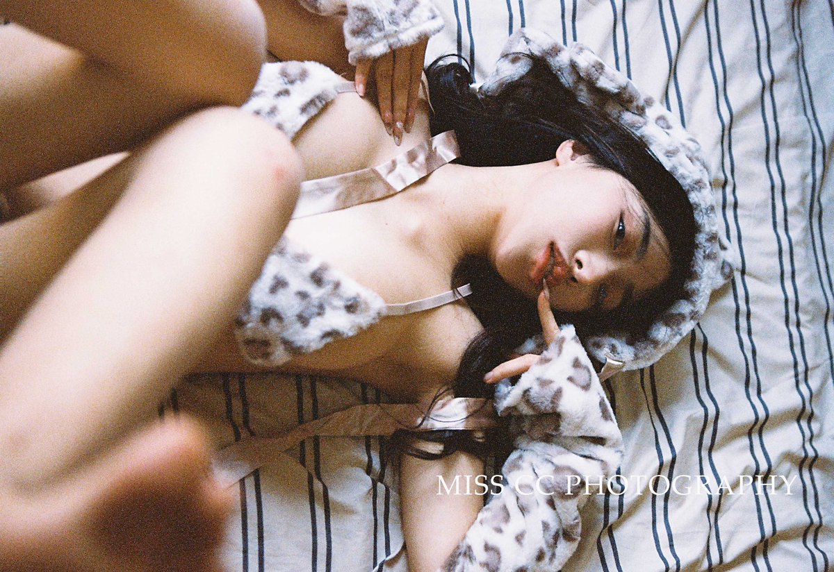 胶片真的很耐看

摄影/@misscc520
出镜/@XIMENYUZI 

#私房写真 #私房摄影 #私房照 #胶片 https://t.co/cjSOmwy4gE