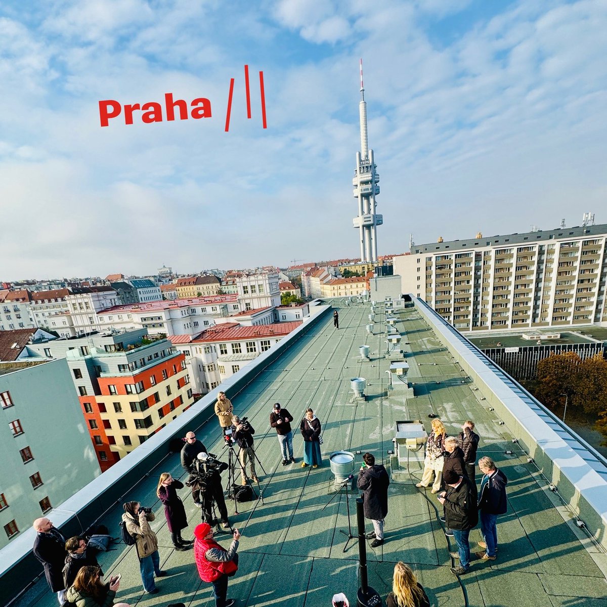 ✌️Vzpomínka na úterní tiskovou konferenci k dokončení rekonstrukce paneláků. 
Více informací najdete v článku na našem webu: shorturl.at/AY0vm

#jsmetrojka