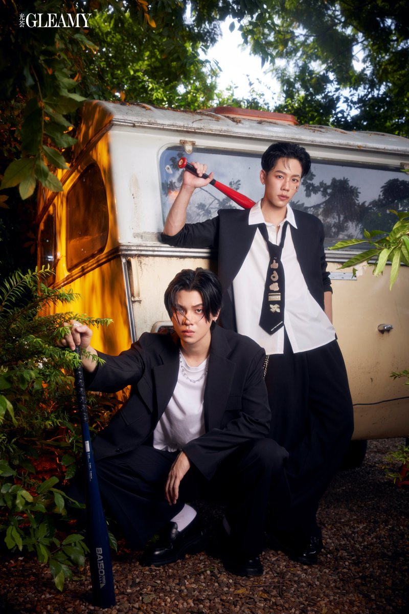 gleamymag's tweet photo. 关上陈旧的木窗，打开崭新的吊灯
当我望向你的时刻，命运的时钟开始转动
我们的电影开始播放🎬
来自 #YinWar 《丛林奇遇 Adventure in the forests》主题封面现已上线
订阅链接：https://t.co/EKlGGS8zU6
@yinyin_anw
@warwanarat
#yinyin_anw
#warwanarat
#หยิ่นวอร์
#JACKANDJOKER https://t.co/y2pix8RaOJ