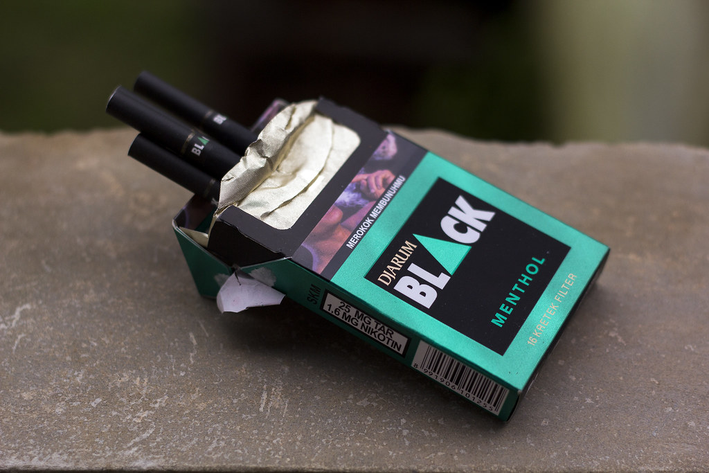 Rokok Indonesia tweet media