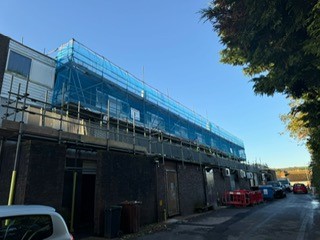 An early start on the South Coast today for the team as they installed a full mains-free scaffold alarm system. A beautiful sunrise greeted them before they got to work, and now they're headed back to London to continue their great work! #scaffoldalarms #cctv #timberhoarding
