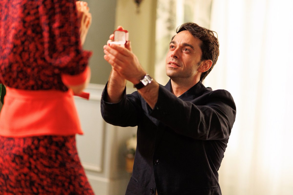 LaModerna_tve's tweet image. ¡Buenos días! Hoy, en #LaModerna

➡️ Agustín le pide matrimonio a Inés
➡️ Maruja avisa a César del proyecto de Iván
➡️ Martita vuelve a Salamanca

¡Nos vemos a las 16:30h en @La1_tve y @rtveplay! 😘