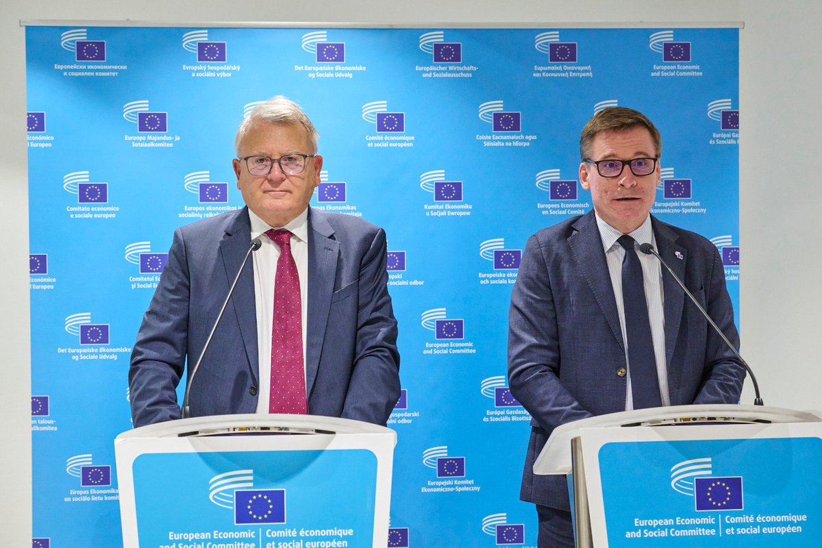 EESC_President's tweet photo. Grateful to President @vonderleyen, Commissioner @NicolasSchmitEU &amp; Commissioner @OliverVarhelyi for your steadfast support of the Enlargement Candidate Members initiative.

Looking forward to continuing our collaboration in making gradual enlargement a reality!

#EUEnlargement https://t.co/WktE0SsubN