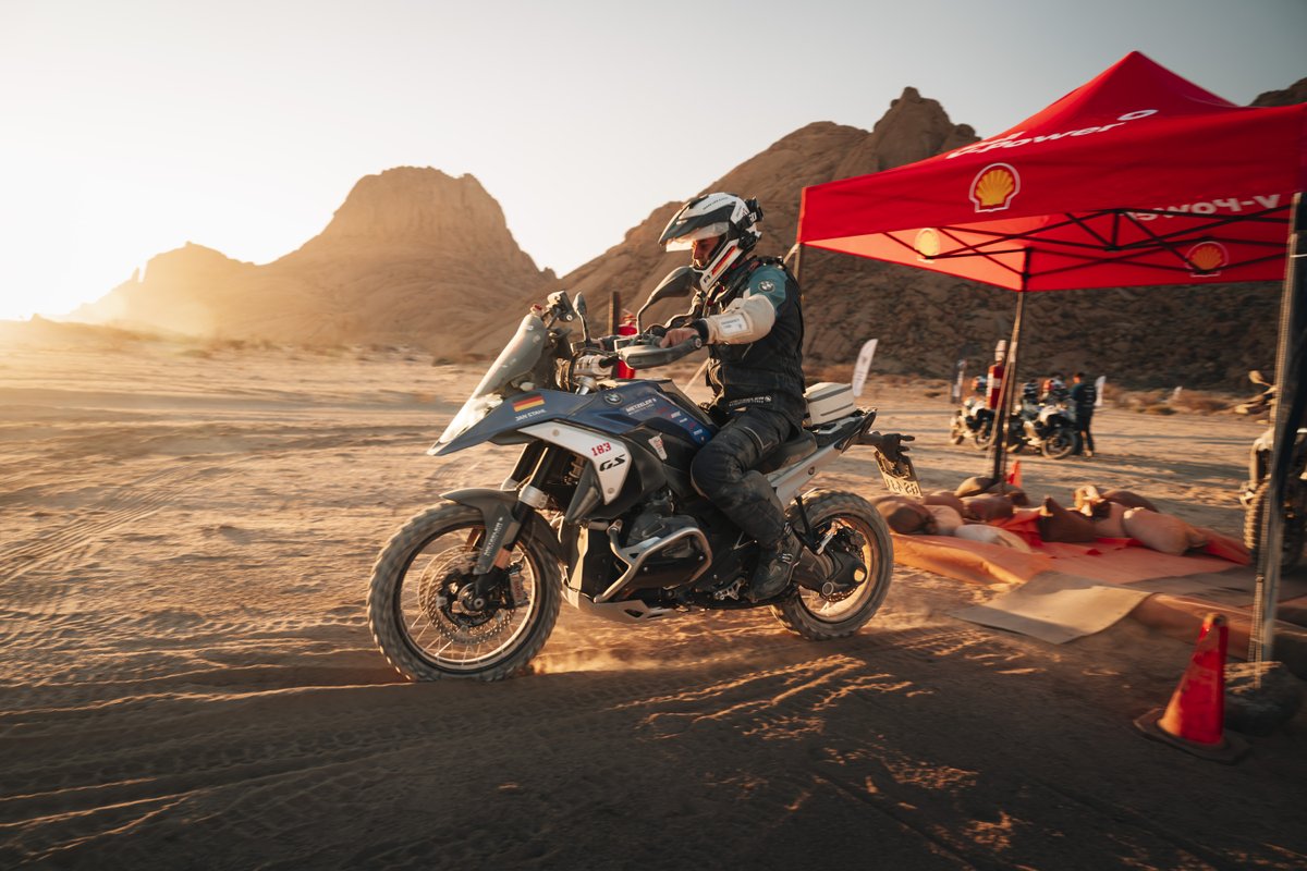 ShellMotorsport's tweet photo. 1️⃣3️⃣5️⃣0️⃣ km
2️⃣2️⃣ teams
6️⃣ days
Congrats to Team Germany (m) and Team International (f), winners of the #GSTrophy2024 🏆
Both used Shell Fuel and Original @BMWMotorrad Advantec Oil to conquer the Namibian landscape 💪
#ShellMotorsport #GSTrophy2024 #BMWMotorrad #MakeLifeARide https://t.co/T3Sn2xnlUm