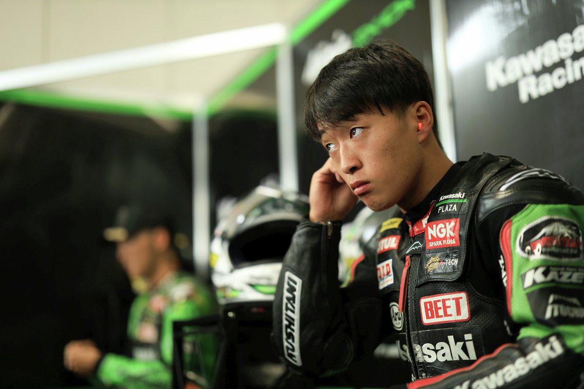 Kawasaki_JPN's tweet photo. ／
今週末は全日本ロードレース選手権シリーズ 第8戦
スーパーバイクレース in 鈴鹿
＼

2024年シーズンの最終戦！
Kawasaki Plaza Racing Team 岩戸亮介選手、彌榮郡選手へのご声援、よろしくお願いします！

#カワサキ #KawasakiPlazaRacingTeam #KPRT #ST1000 #全日本ロードレース https://t.co/TDPl2PLSns
