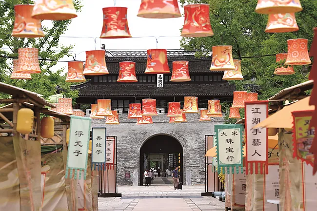 Jiascinating's tweet photo. Every brick and tile in #Zicheng, crafted by time’s gentle touch, holds stories yet to be told.✨ Let’s explore this historic place and discover the ancient treasures hidden within its walls!  (Source:  Media Center of Nanhu)
#Jiascinating https://t.co/qD6bXlf39Y