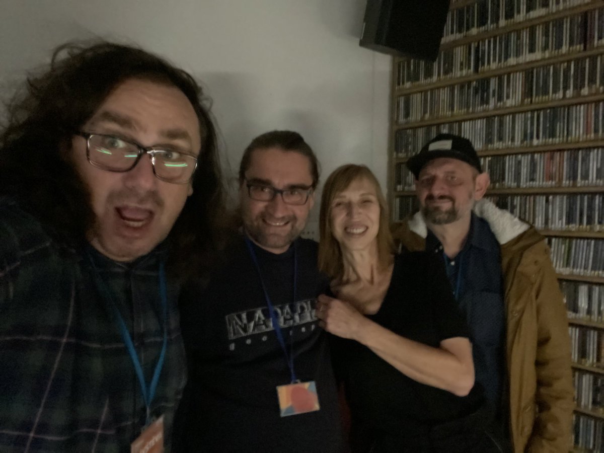 Děkujeme Babeln a @radio1prague za rozhovor. S Elen je to vždy v klidu a v pohodě. ✌️♥️🕺🏼💃🚀