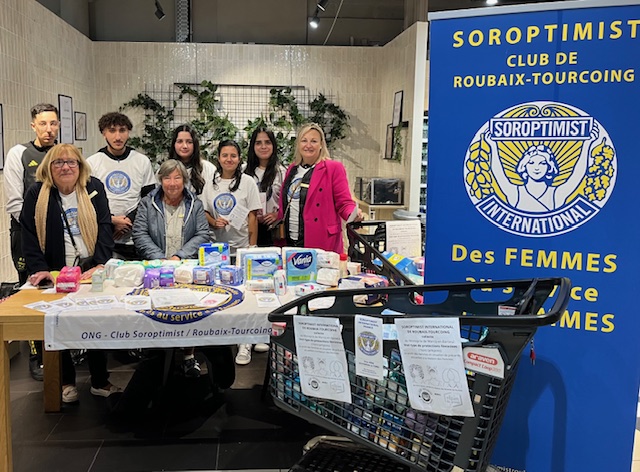 ARELIEmergence's tweet photo. Un bel engagement collectif de nos lauréats ce samedi auprès du Club Soroptimist Roubaix Tourcoing !
900 produits ont été récoltés et seront redistribués aux femmes en situation de précarité accueillies à la Maison des Femmes de Roubaix.
Bravo pour votre engagement !
@roubaix https://t.co/LyuNKFfl2o