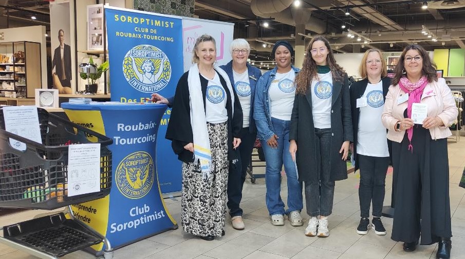 ARELIEmergence's tweet photo. Un bel engagement collectif de nos lauréats ce samedi auprès du Club Soroptimist Roubaix Tourcoing !
900 produits ont été récoltés et seront redistribués aux femmes en situation de précarité accueillies à la Maison des Femmes de Roubaix.
Bravo pour votre engagement !
@roubaix https://t.co/LyuNKFfl2o