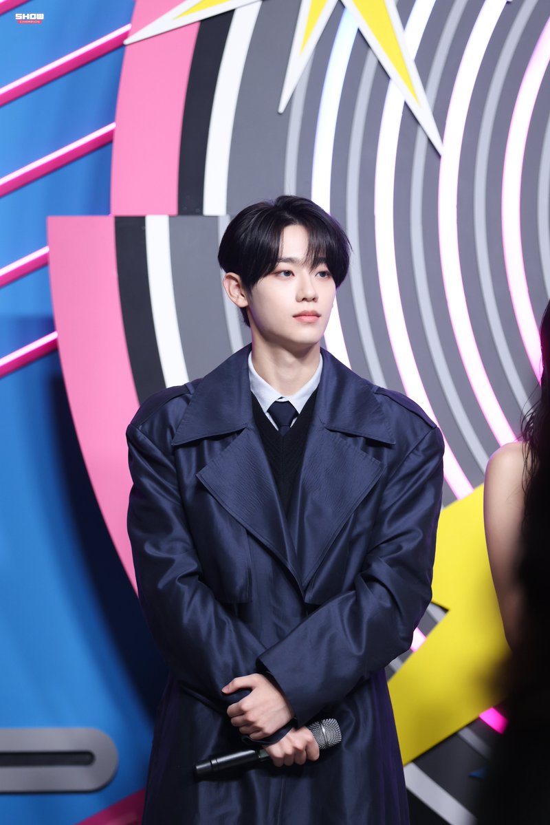 mbcplusm's tweet image. [쇼챔피언]

MC즈 컴백 기념 현장 직찍✨
쇼챔피언에 가을이 왔어🍁

🔗naver.me/G380V13f

-

#쇼챔피언 #금동현 #가온 #엑스디너리히어로즈 #이펙스 #EPEX #XdinaryHeroes #showchampion
@XH_official
@the_EPEX