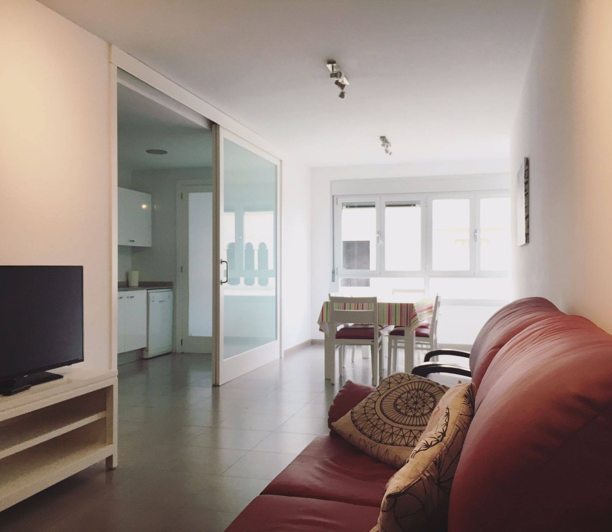📢 Oferta de feina: Cap de tècnics/tècniques de suport als Habitages Supervisats
📌Consulta els requisits, adjunta el teu CV i inscriu-te aquí:
bit.ly/48jmBiJ

#feina #ocupació #ofertesdefeina #ofertalaboral