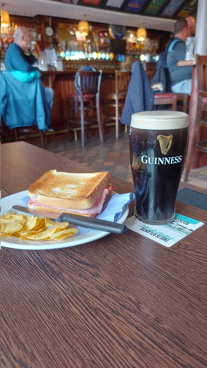 ClonliffeHouse's tweet photo. @PintsBeauty Our Guinness €5.50 add in a toasted sandwich for €3.50 #Ballybough #2courses €9 https://t.co/B1sqWp1ww7