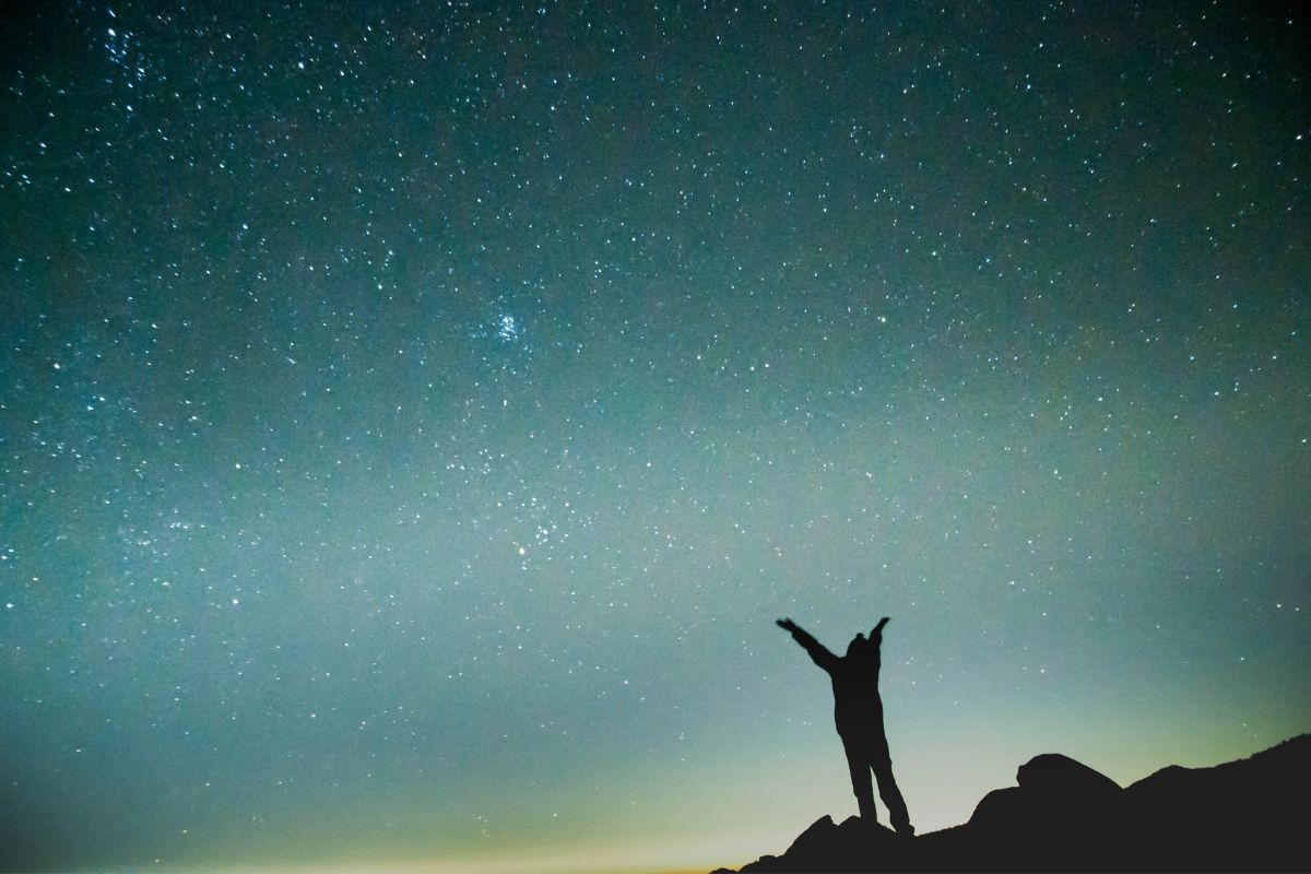 Doe mee aan de #NachtvandeNacht op 26 oktober! 🌙 Demp de lichten en ontdek hoe mooi de nacht is zonder kunstlicht. Minder lichtvervuiling helpt natuur, mens en dier 🌱✨ Kijk welke activiteiten er bij jou in de buurt zijn en doe mee: duurzaambouwloket.nl/nieuws/nacht-v… #duurzaamheid