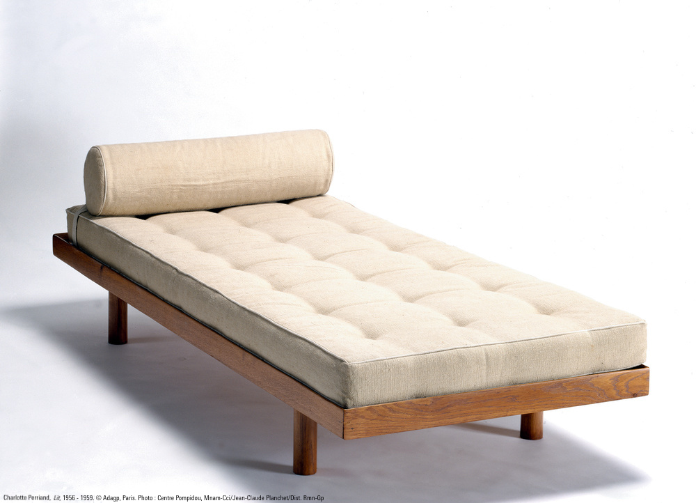 CentrePompidou's tweet photo. Le 24 octobre 1903 naissait Charlotte Perriand ! 📐
Théoricienne et designeuse engagée, elle a marqué le design en abordant les enjeux contemporains du logement, des équipements collectifs et des besoins fonctionnels de l'habitat.
Plus d'œuvres ici 👉 https://t.co/cWhWfzrohu https://t.co/Pngs1aPFqM