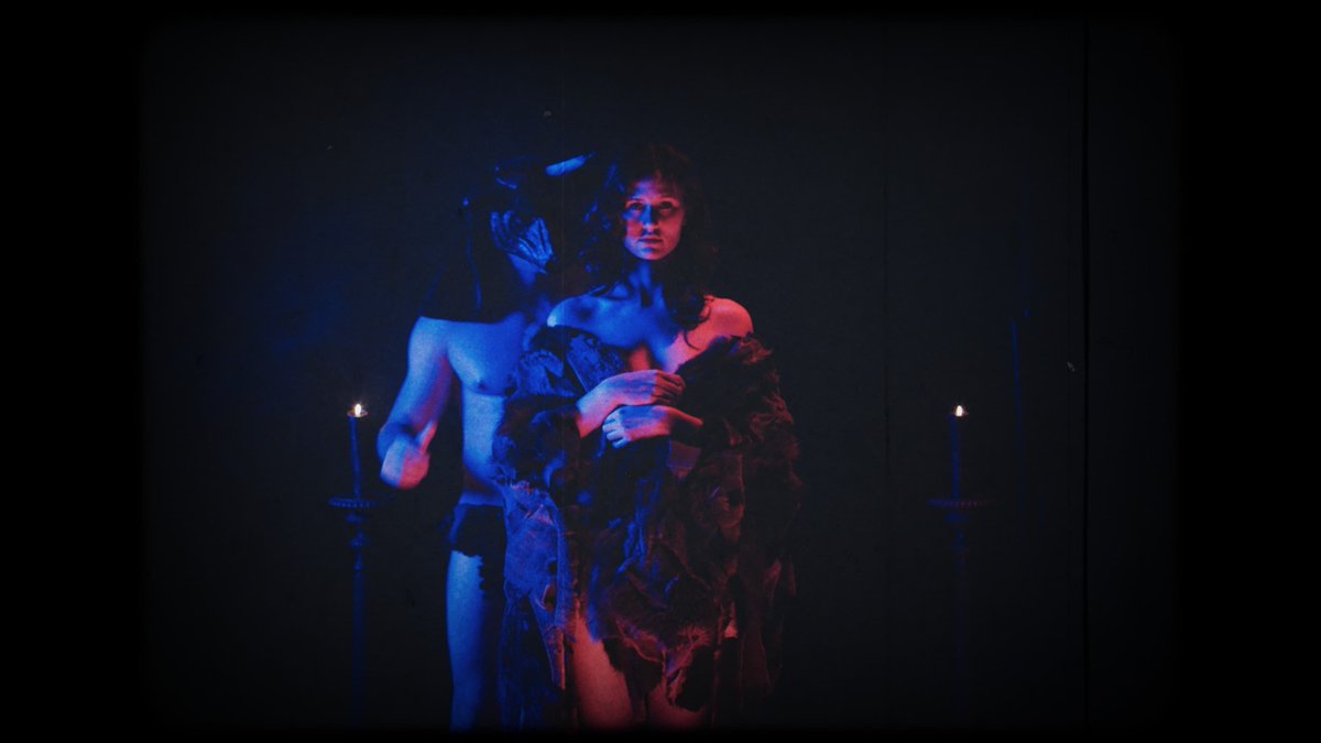 lawakboxd's tweet photo. 6. Porno (2019)
Ketika lima karyawan di bioskop lokal kota kecil menemukan sebuah film tua misterius yang tersembunyi di ruang bawah tanahnya, mereka melepaskan succubus memikat dan memberi mereka sex education. https://t.co/iUolOlsumH