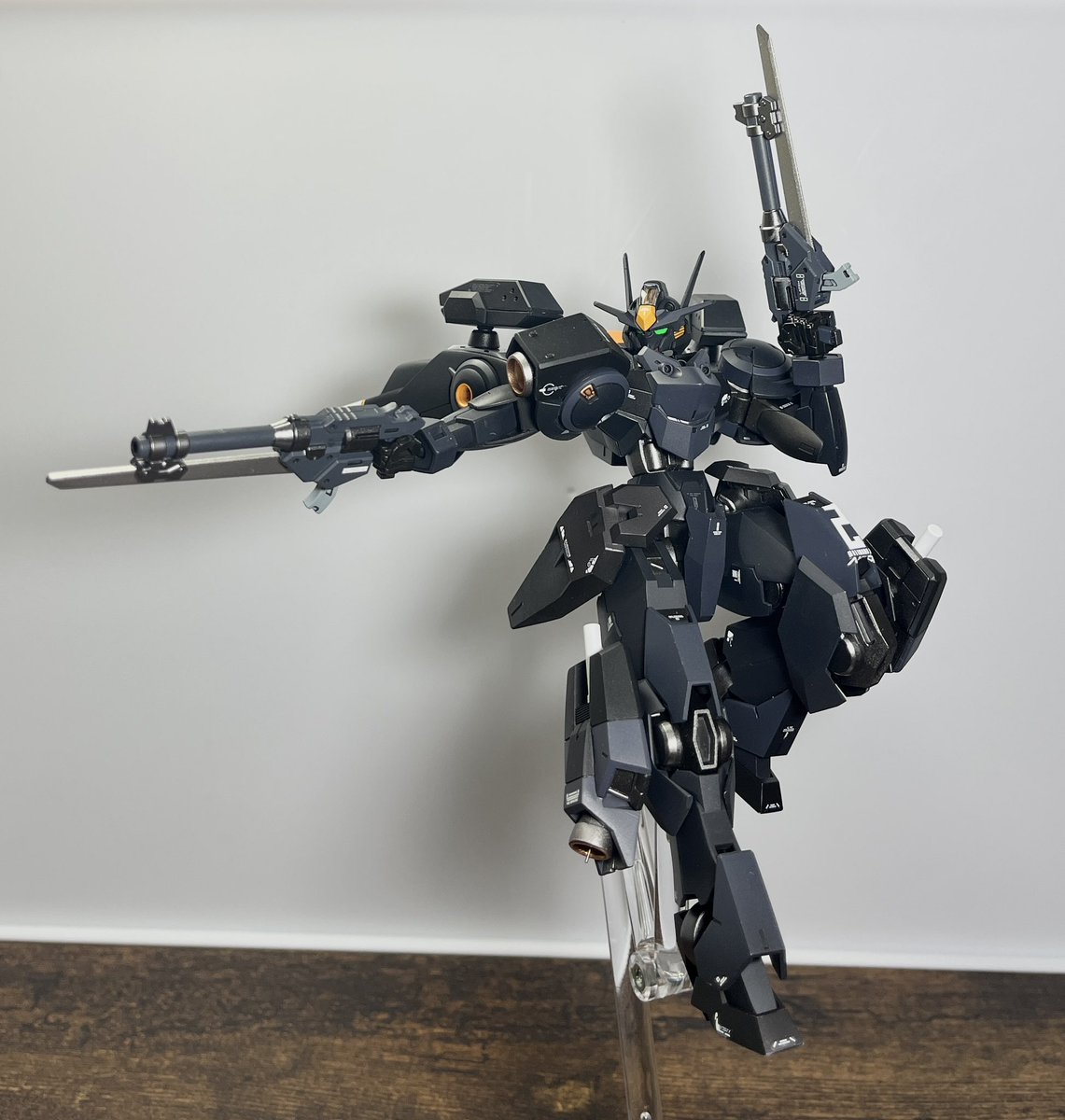 【エアソニック】

お陰様で完成しました‼︎

初めての完成作品となります。まだまだ拙い部分が多々ありますが、ご覧いただけますと幸いです！

（1/5）