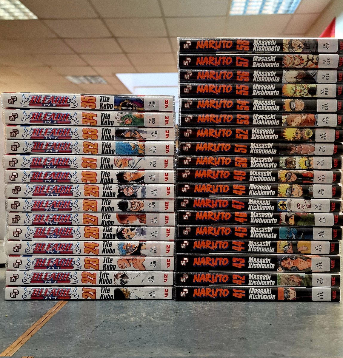 🚨 Calling all manga fans! The library has just received loads books in the Naruto and Bleach series! Come check them out!! 📚