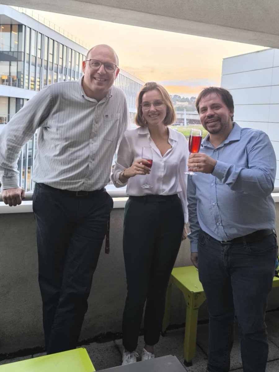 Beyond excited to announce that I successfully defended my PhD yesterday! 👩🏼‍🎓🎉🍾✨
Huge thanks to @LeulierFrancois @FilipeDeVadder @LeulierLab for this amazing and vibrant scientific journey 👩‍🔬🧪🔬🦠