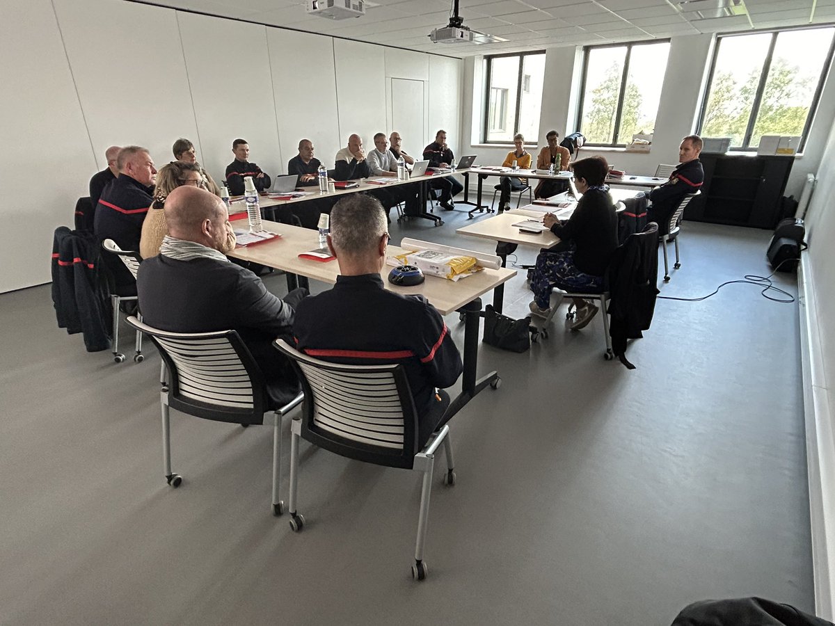 EricLebon56's tweet image. Ouverture ce matin du colloque du volontariat des SDIS de Bretagne par Marguerite LAMOUR, Présidente du conseil d’administration du SDIS29 au centre de Formation de Saint Ségal.