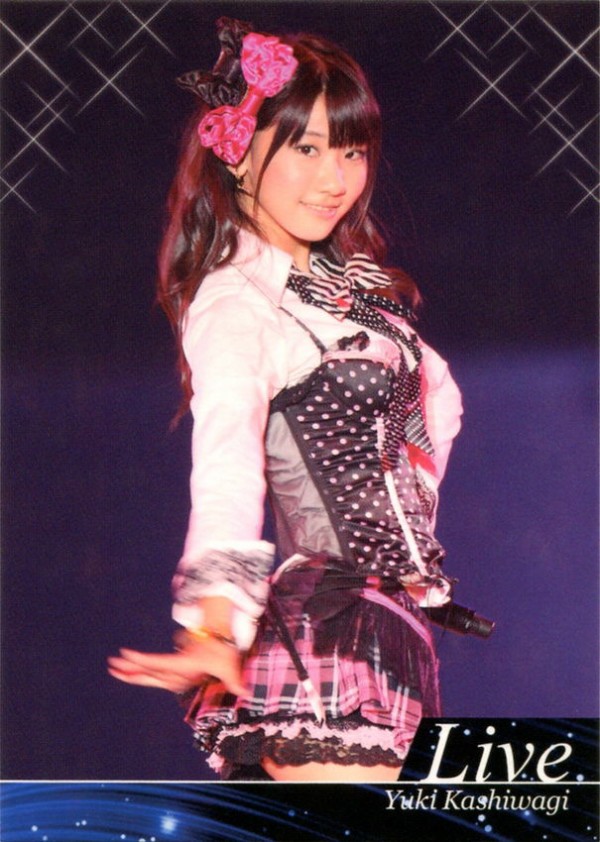 Iburu_hk_c9884's tweet image. こんばんわさみん🍶
明日も元気に頑張っていきましょう❗🐭
よろしくお願い致します🐭🏖️🌏
#柏木由紀
#口移しのチョコレート🍫