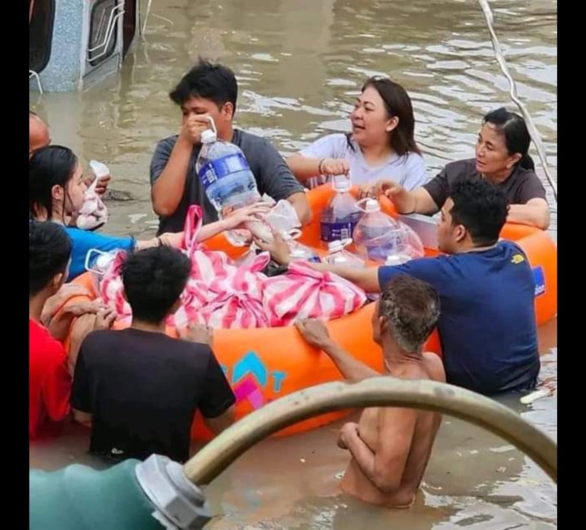 Grabe! LENI IS LEADERSHIP!