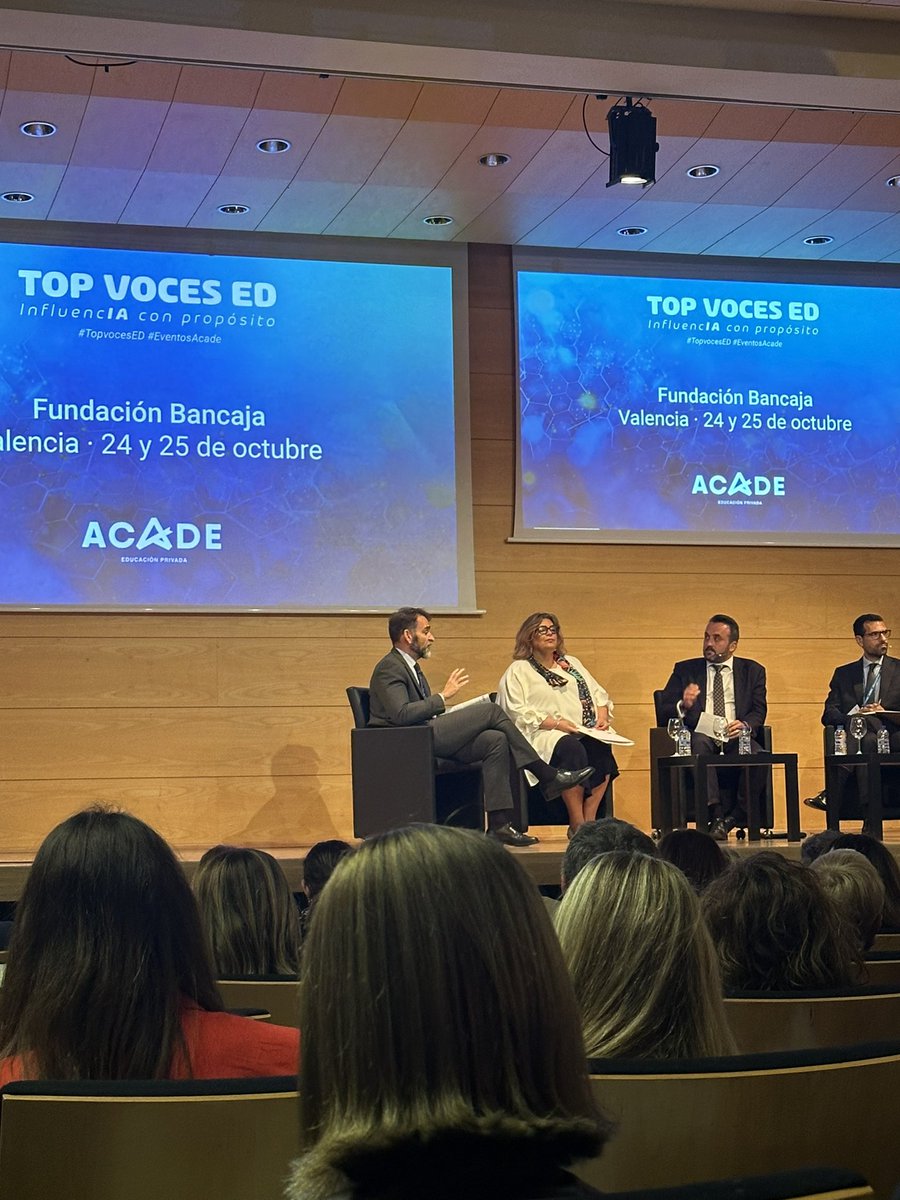Interesante charla coloquio “InfluencIA con propósito #TopvocesED #EventosAcade Formación continua en <a href="/CELosRosales/">Colegio Los Rosales</a>. Buscando siempre la excelencia de nuestros alumnos #alumnosdemarca