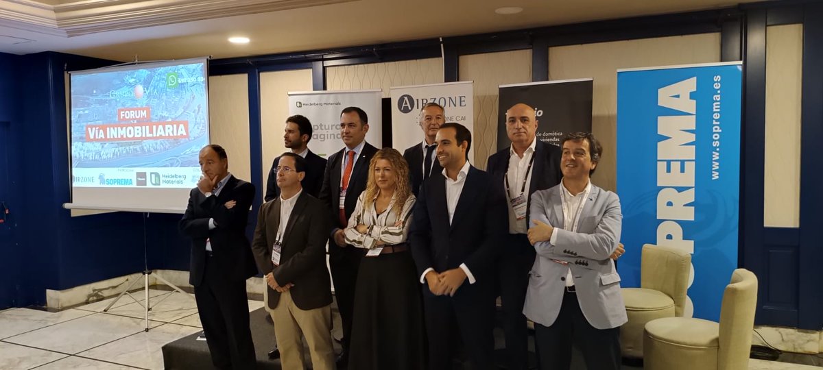 hd_materialsES's tweet photo. 🟢 Nueva jornada en #Bilbao con @GrupoViaSpain y promotores inmobiliarios. Una gran oportunidad para dialogar y presentar nuestras gamas sostenibles que transforman proyectos. Objetivo: descarbonizar y aumentar la eficiencia de viviendas nuevas. 
#evoZero #evoBuild #innovación https://t.co/X34L8uYHrj